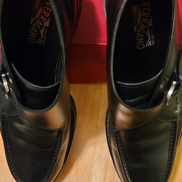 EUC Ferragamo PERU Leather Ankle Boots main image 2
